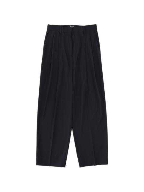 pleated trousers