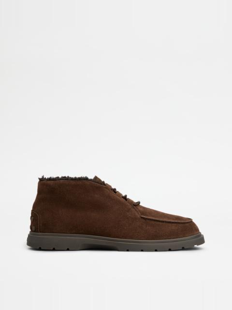 DESERT BOOTS IN SUEDE - BROWN