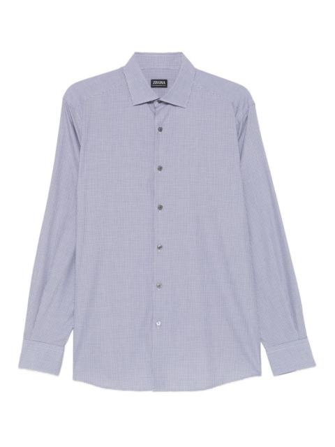 buttoned check-patterned shirt