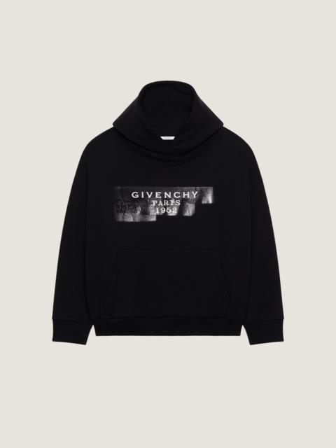 HOODIE SWEATSHIRT IN FLEECE WITH GIVENCHY TAPE PRINT