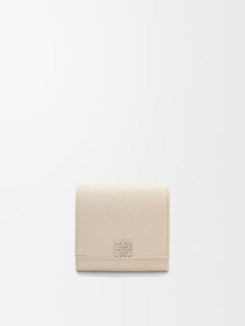 Anagram compact flap wallet in pebble grain calfskin