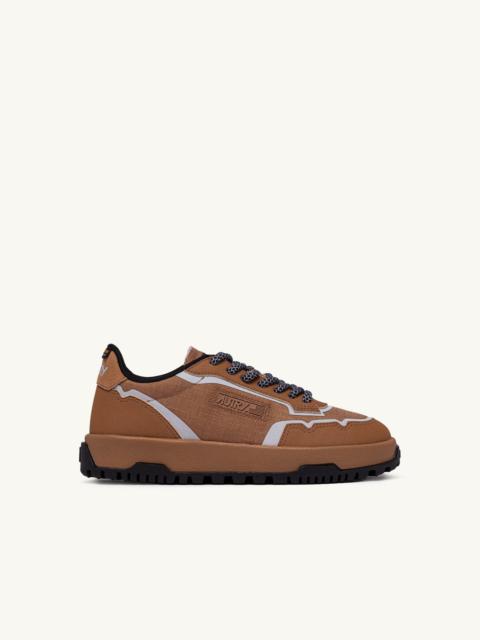 WILDPACE LOW SNEAKERS IN RIPSTOP NYLON AND LEATHER COLOR BROWN SUGAR AND REFLEX
