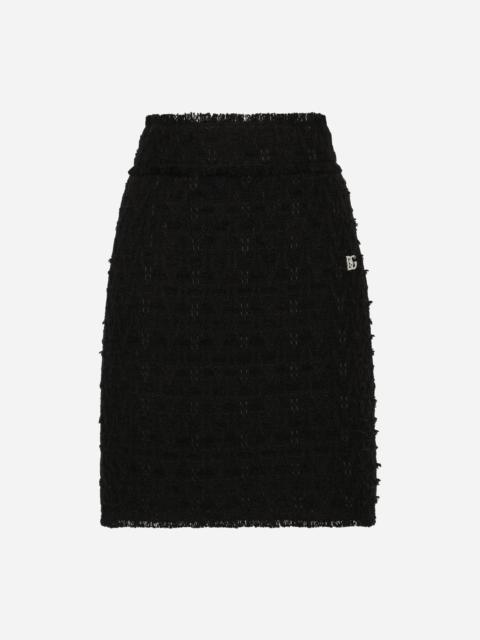 Rush-stitch skirt with side slit