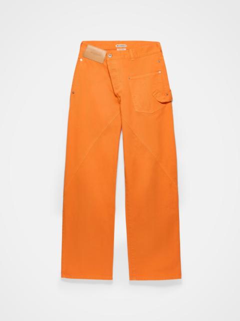 TWISTED WORKWEAR JEANS IN BRIGHT ORANGE