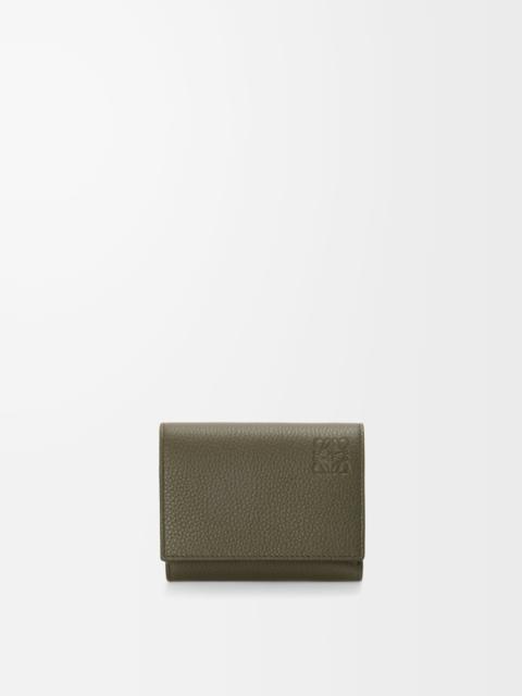 Trifold wallet in soft grained calfskin